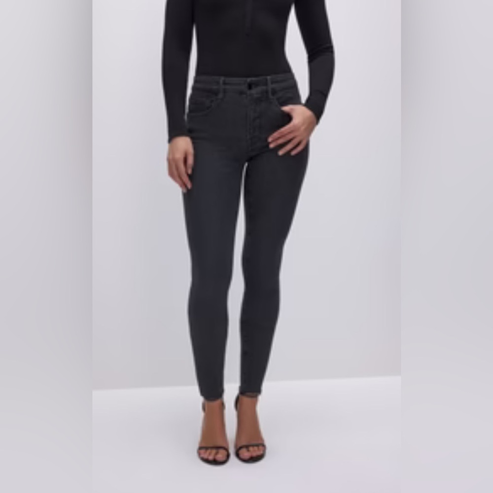 Good American Good Curve Skinny Crop Jean